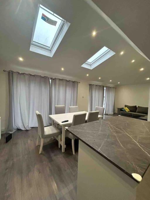 Your Manga House Near Coop Live Ethihad Appartement *