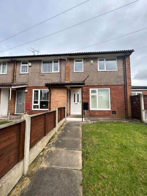 Your Manga House Near Coop Live Ethihad Appartement Manchester